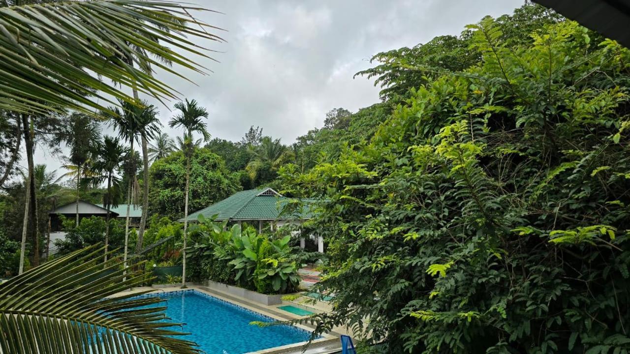 Green Aura Private Villas Sultan Bathery Extérieur photo
